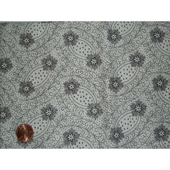 1/2 Yard Quilting White Black Documentaries by Benartex Cut Craft Quilting - Picture 5 of 5